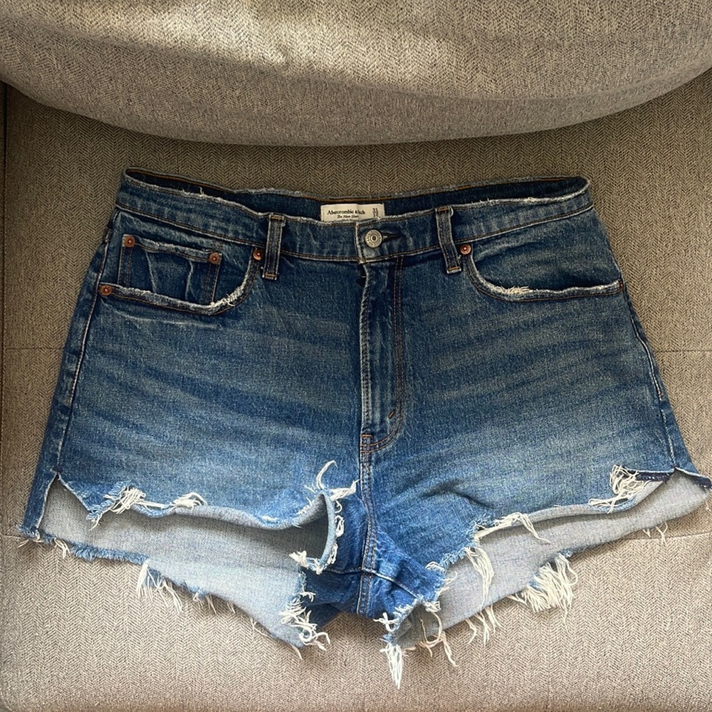 Abercrombie High Rise Mom Jean Short